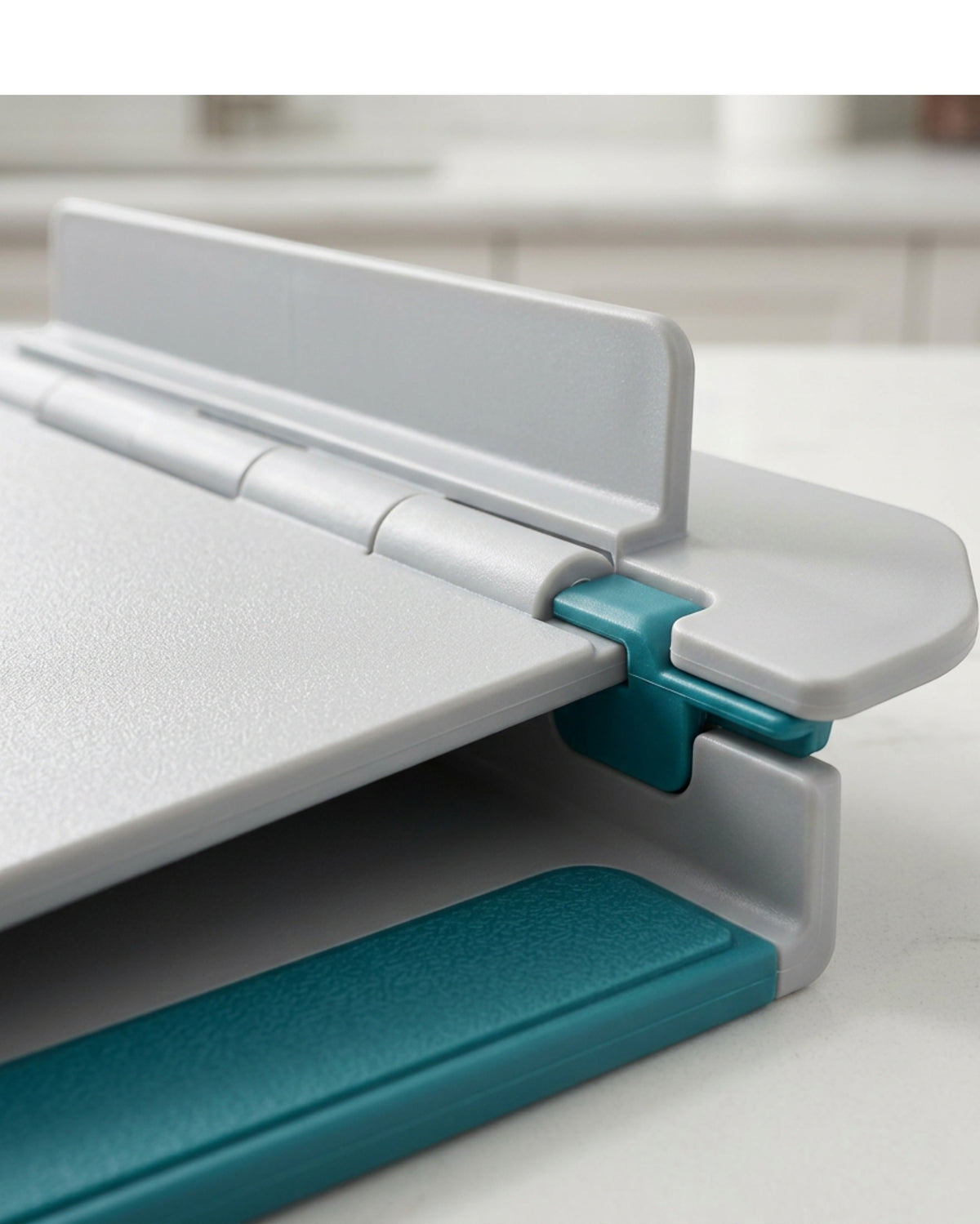 Nvst Fold-Guided Polypropylene Cutting Board 38 x 28 cm Gray Teal - Detail view